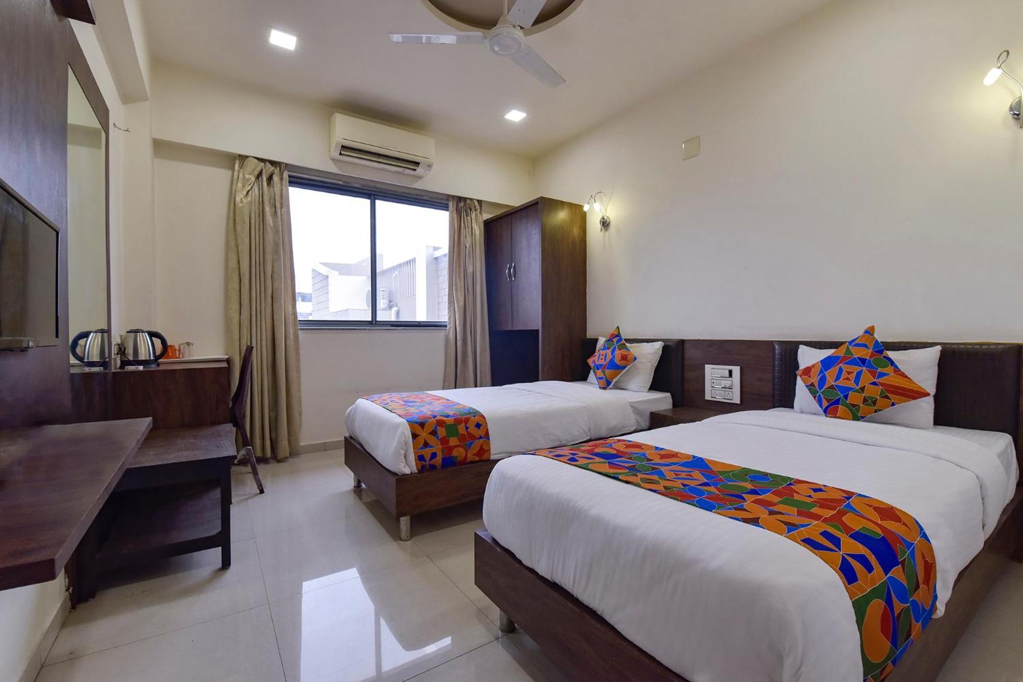 Fabhotel A1 Plaza อาเมดาบัด ภายนอก รูปภาพ