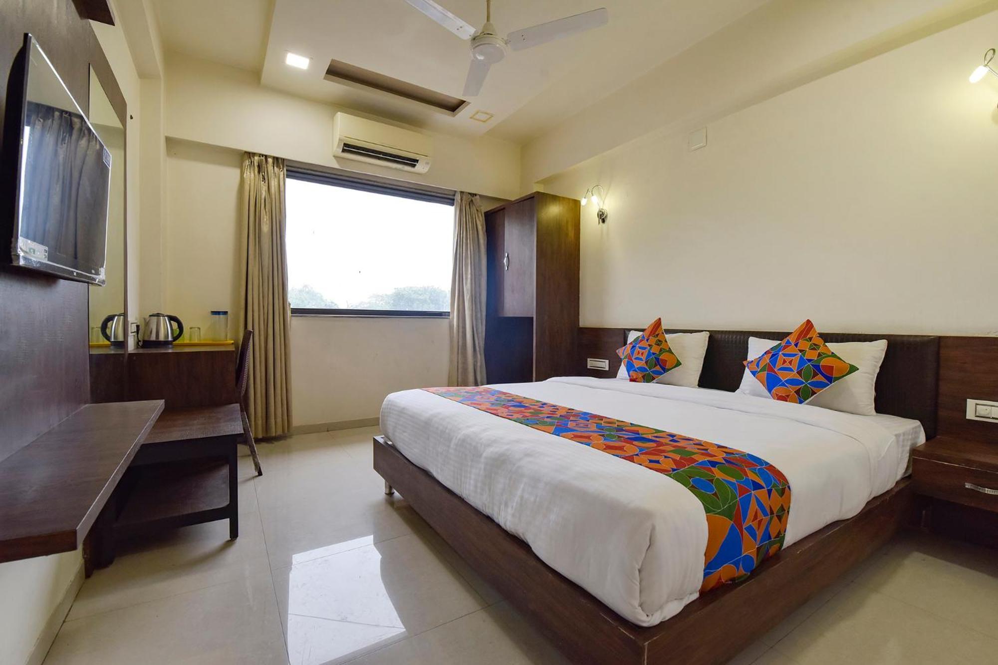 Fabhotel A1 Plaza อาเมดาบัด ภายนอก รูปภาพ