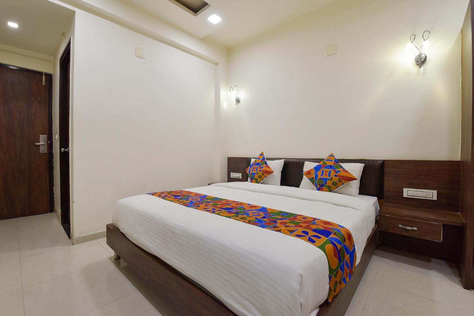 Fabhotel A1 Plaza อาเมดาบัด ภายนอก รูปภาพ